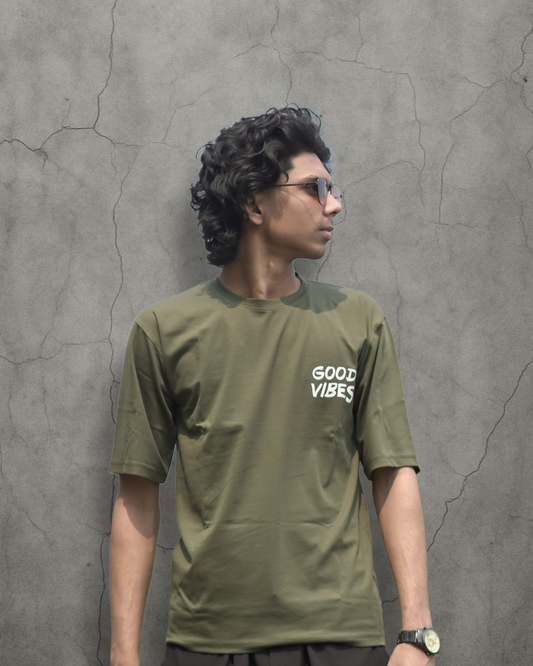 Oversized Graphic T-Shirt – Good Vibes
